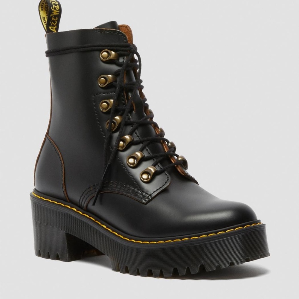Dr. Martens Leona Boots